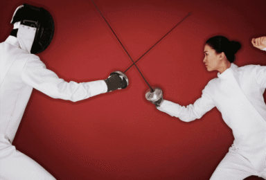 חברות הטלוויזיה עולות להתקפה