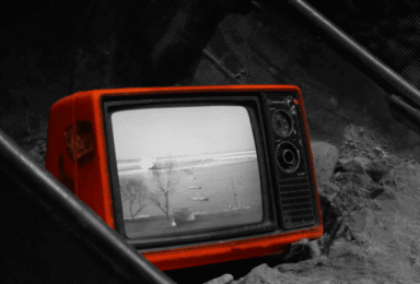 הקרב על הצופים- הוט מול YES: הוט גייסה את גל גדות, yes הכריזה על הפעלה קולית